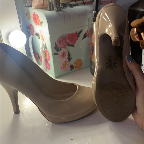 heels - Picture 2 of 2